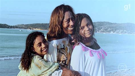 Em 2009, Glória Maria adotou as duas filhas após temporada na .